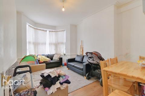 3 bedroom apartment for sale, Woodlands Road, Ilford