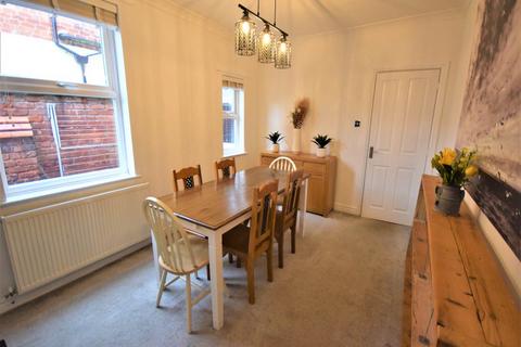 3 bedroom terraced house to rent - Whitchurch Road, Great Boughton, Chester