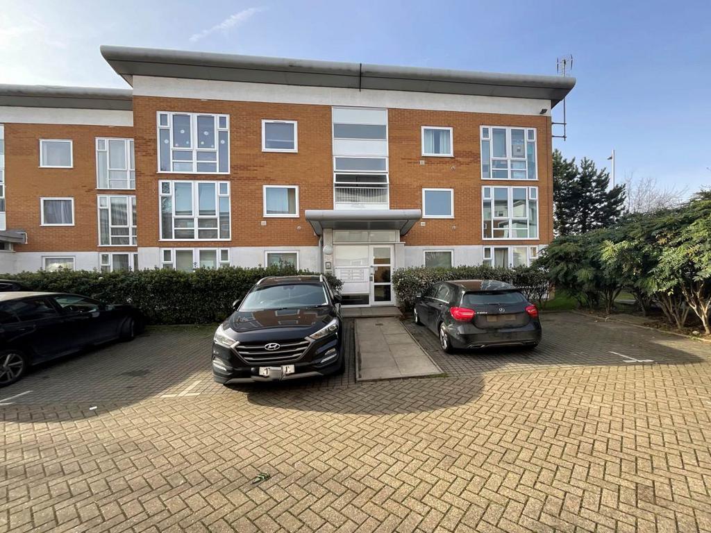 Felixstowe Court, London, 1 bed flat £1,200 pcm (£277 pw)