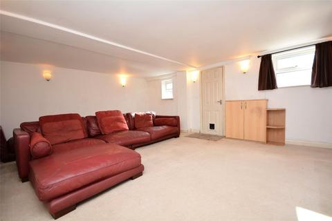 3 bedroom terraced house for sale - Church Street, Kirkstall, Leeds, West Yorkshire