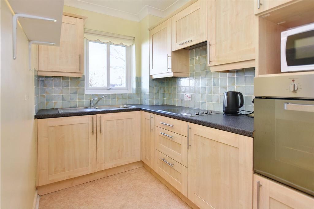 Homegarth House, Wetherby Road, Roundhay, Leeds 2 bed apartment for