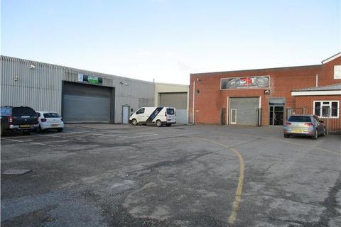 Warehouse to rent, Unit 9/11, West Carr Business Park, West Carr Road, Retford, Nottinghamshire, DN22 7GY