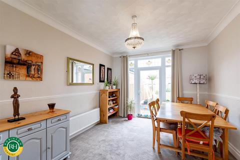 22 Hillcrest Road, Doncaster, DN2 5ND