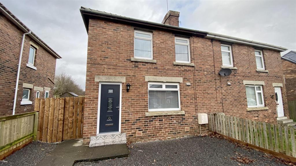 Davis Crescent, Langley Park, Durham 3 bed semidetached house £750