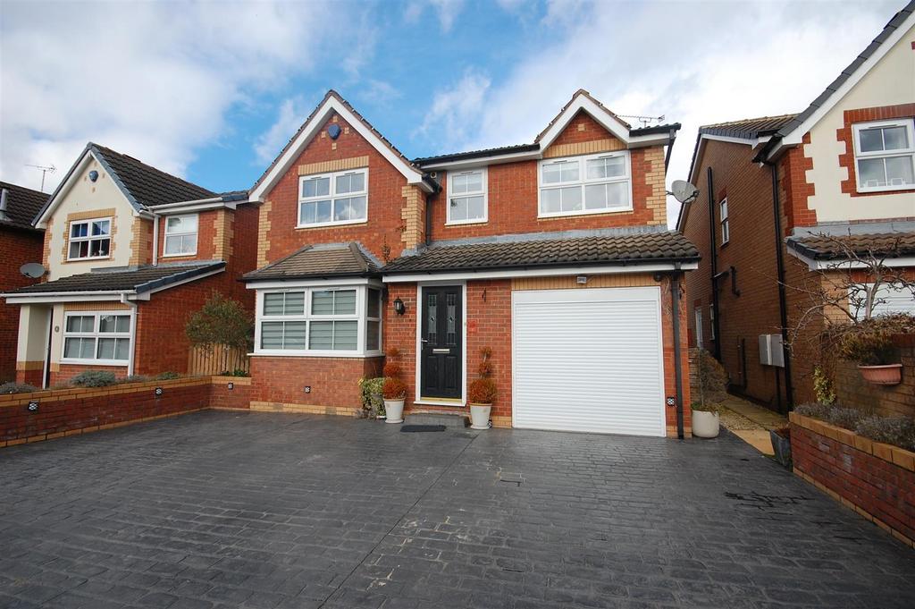 Pasture Avenue, Sherburn In Elmet, Leeds 4 bed detached house for sale