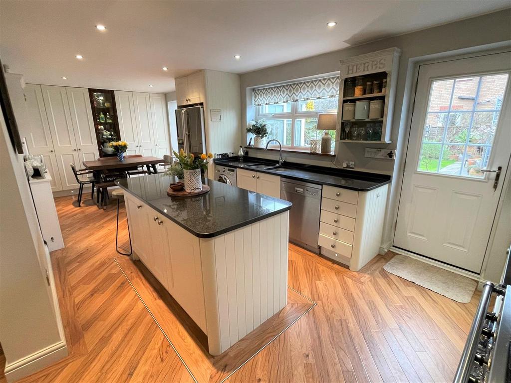 Pasture Avenue, Sherburn In Elmet, Leeds 4 bed detached house for sale