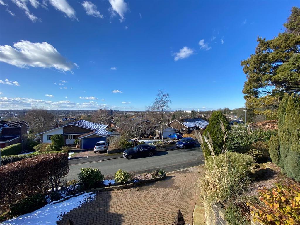 Roewood Lane, Macclesfield 3 bed detached bungalow £535,000