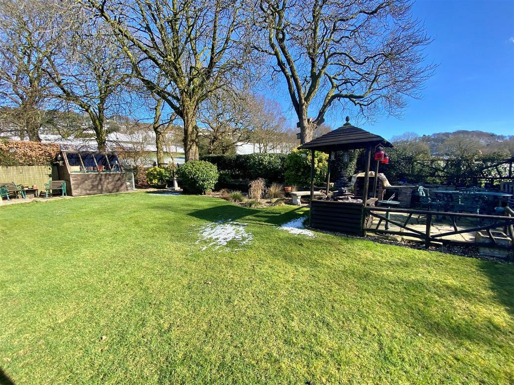 Roewood Lane, Macclesfield 3 bed detached bungalow £535,000