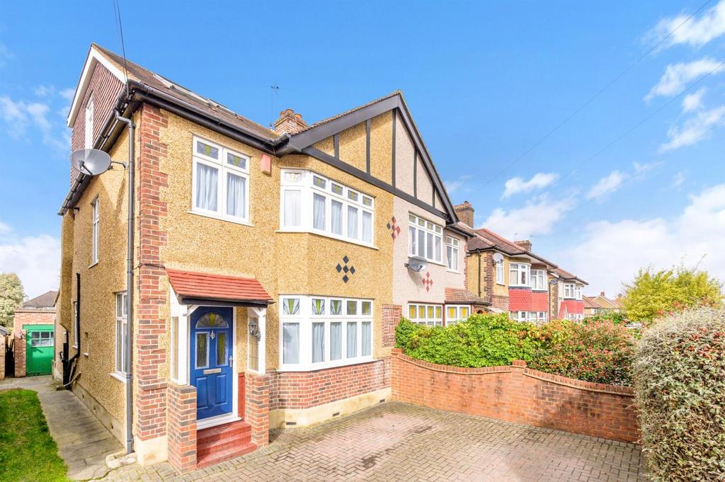 Meadowview Road, Ewell 5 bed semidetached house for sale £700,000