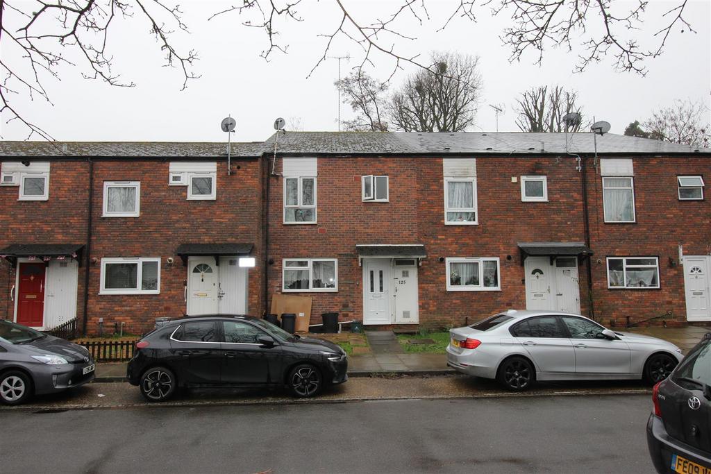 Braybourne Close, Uxbridge 5 bed townhouse for sale £465,000