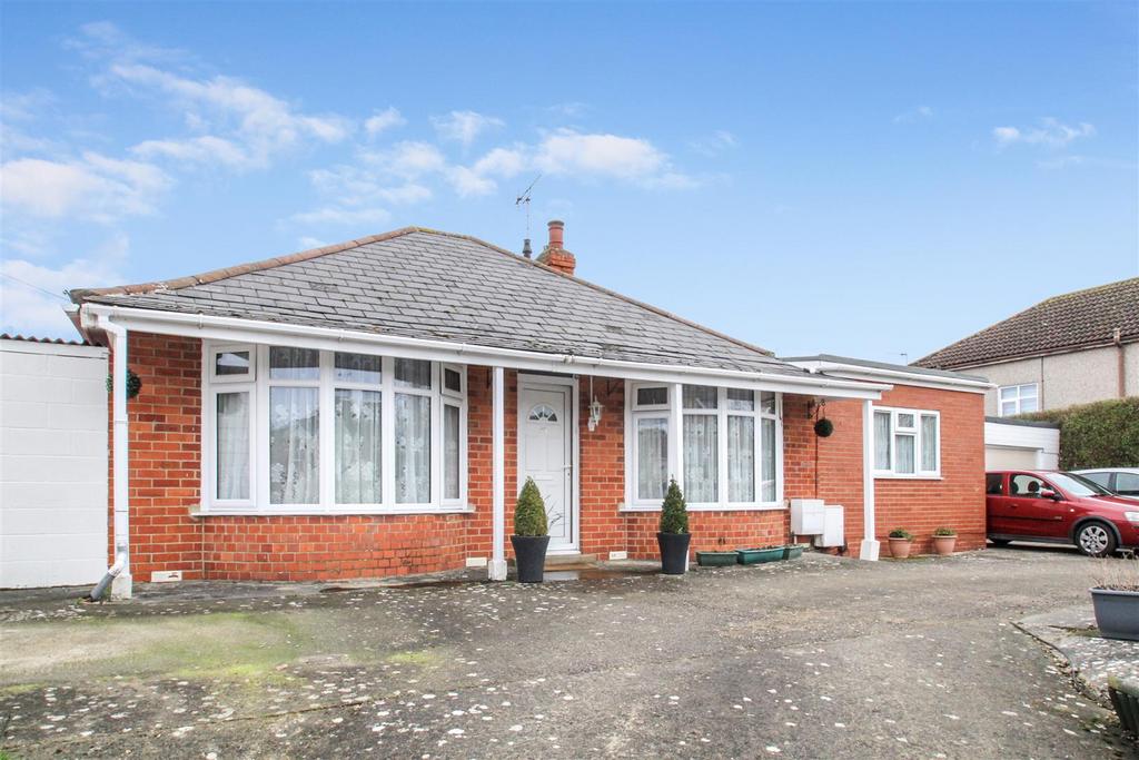 Green Road, Swindon 4 bed detached bungalow for sale £375,000