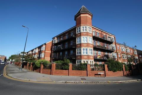 2 bedroom apartment to rent - Russell Place, Sale