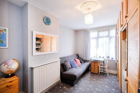 19 Lansdowne Road, London, E4 7SH