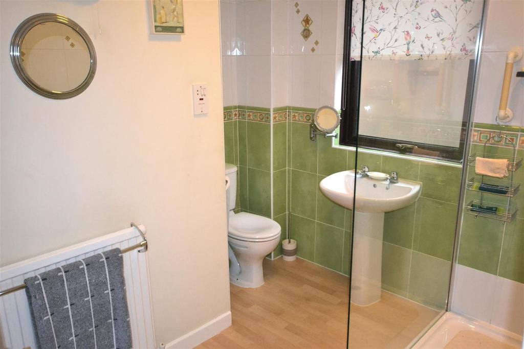 En-suite shower
