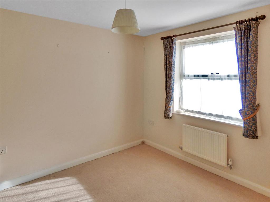 Beecham Road, ShipstononStour 4 bed house £300,000