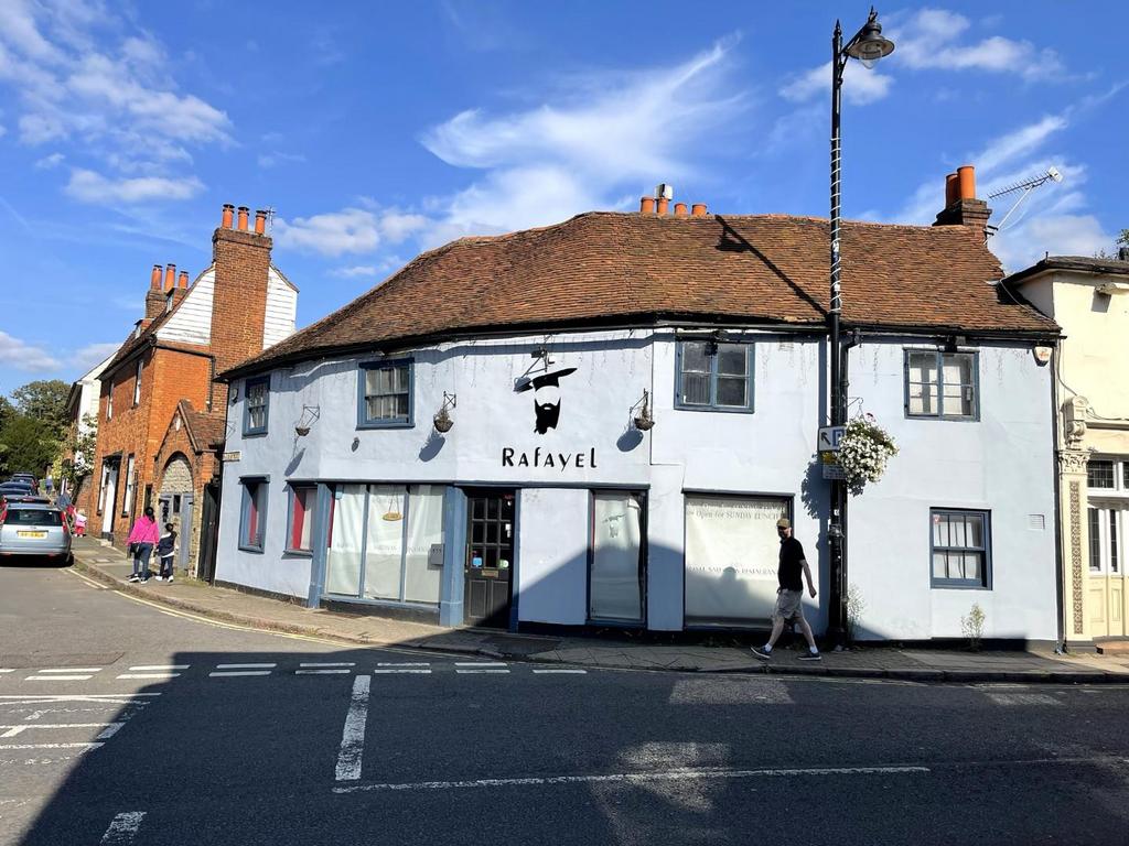 High Street, Ewell, Epsom Restaurant to rent £1,417 pcm (£327 pw)