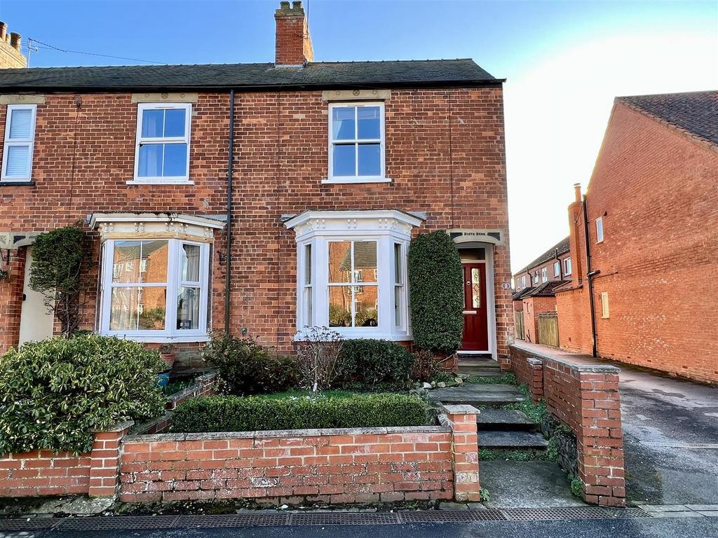 Beverley Road, Market Weighton, York 3 bed end of terrace house for