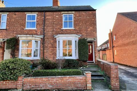 2 Beverley Road, Market Weighton, York, YO43 3JP