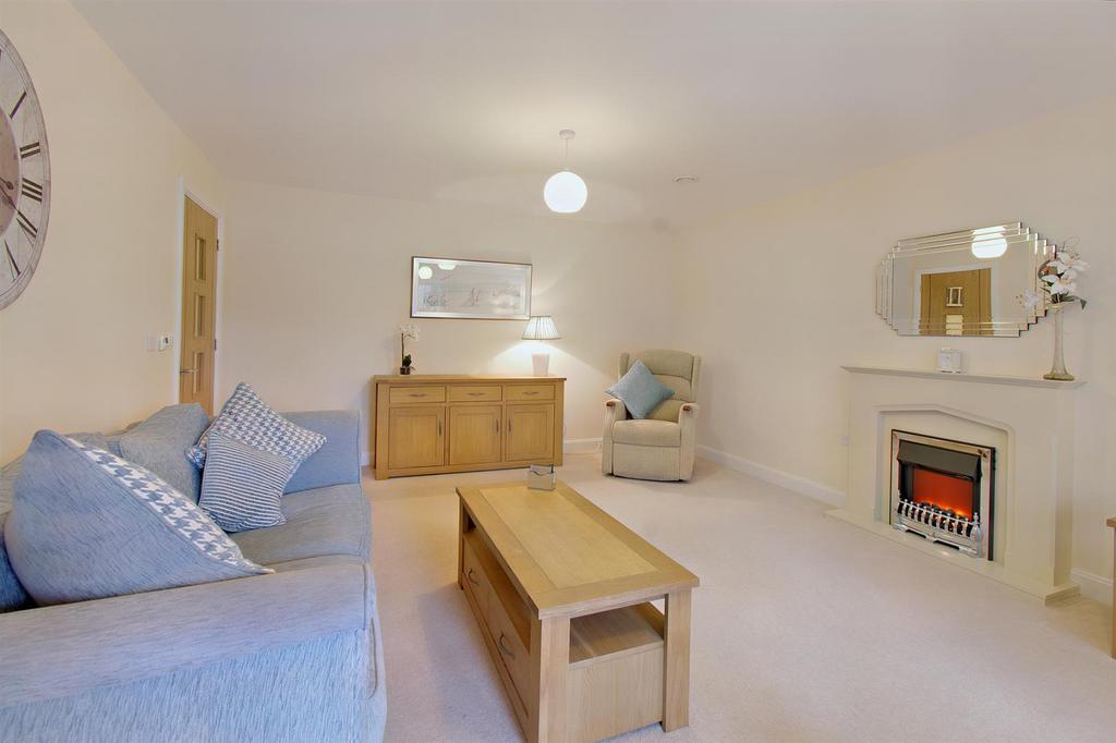 8542365-interior12-800.JPG