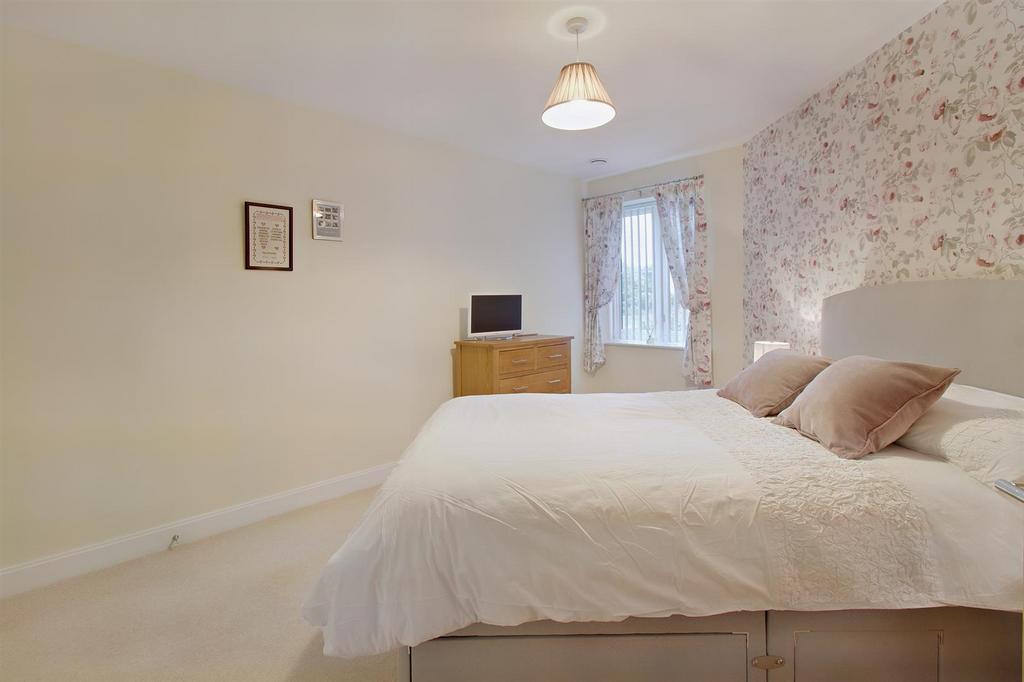 8542365-interior14-800.JPG