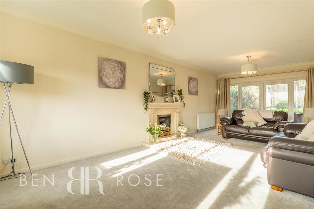 Parkgate Drive, Leyland 3 bed detached house £400,000