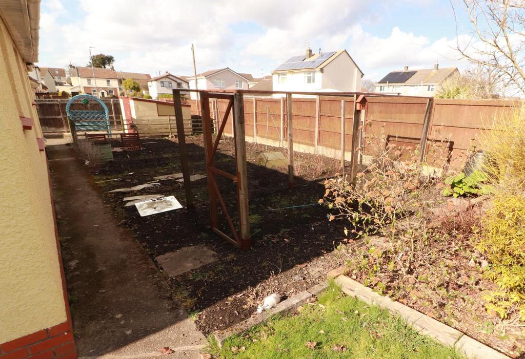 Badminton road garden side.JPG