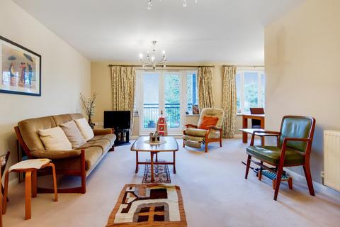 Flat 3, Salvin Court, 96 Torrington Park, London, N12 9PJ