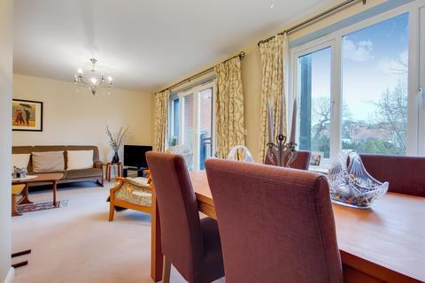 Flat 3, Salvin Court, 96 Torrington Park, London, N12 9PJ