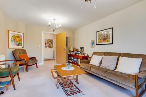 Flat 3, Salvin Court, 96 Torrington Park, London, N12 9PJ