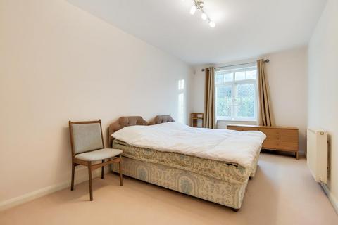 Flat 3, Salvin Court, 96 Torrington Park, London, N12 9PJ