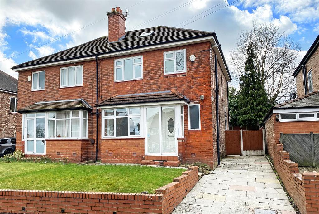 Grove Lane, Hale, Altrincham 4 bed semidetached house for sale £500,000