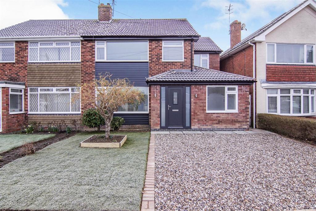 Manor Farm Road, Tredington... 4 bed semidetached house £385,000