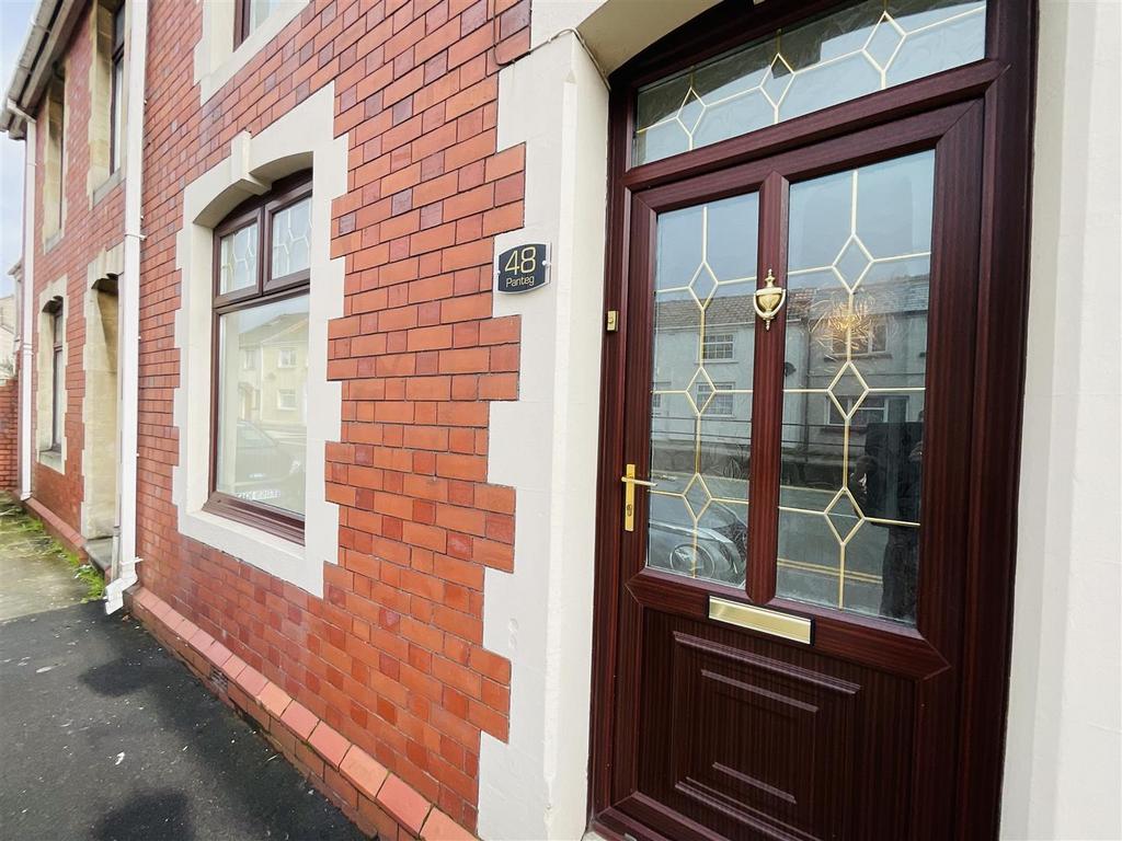Panteg, Llanelli 3 bed townhouse for sale £144,995