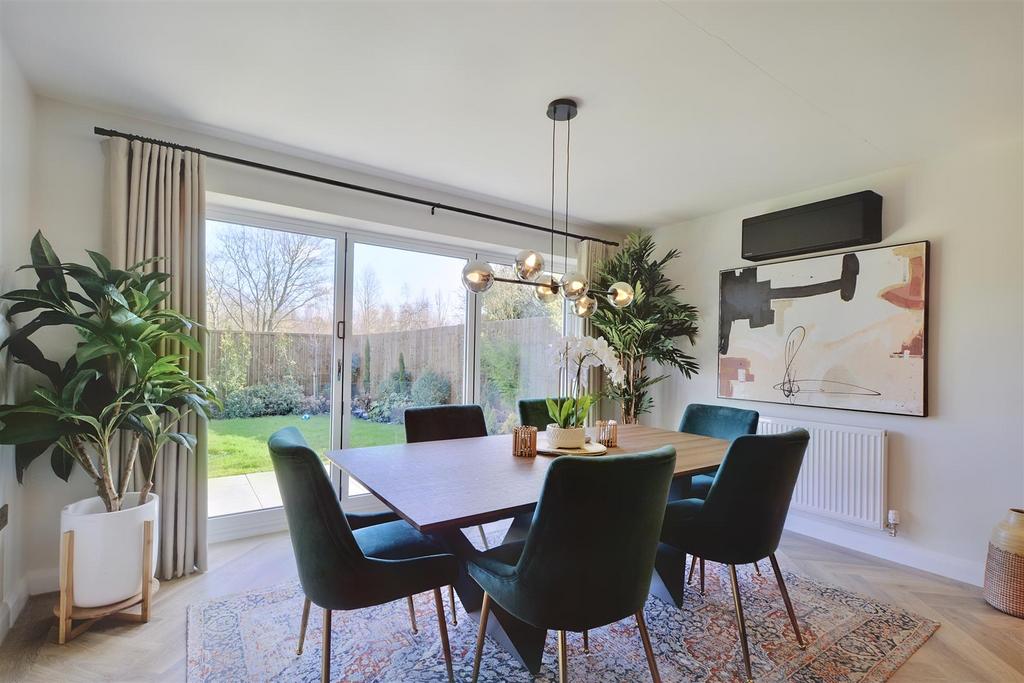 Long Lane, Attenborough, Nottingham 5 bed detached house for sale £