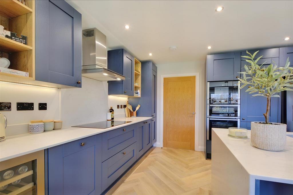Kitchen 3.jpeg