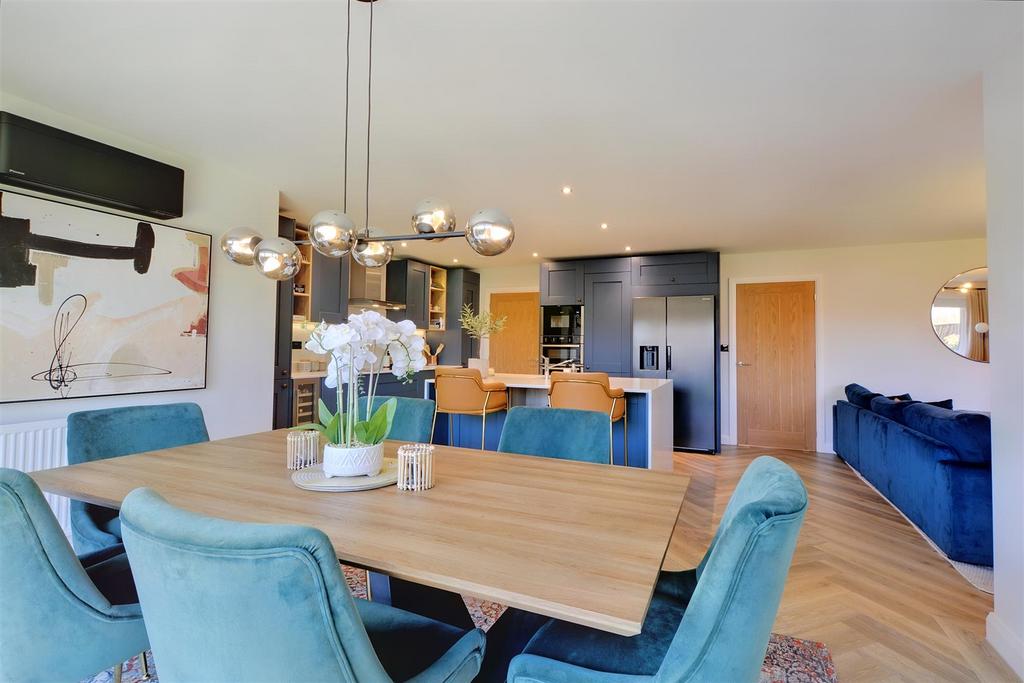 Dining Room 2.jpeg