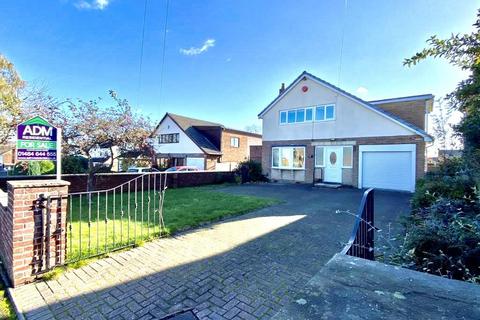 4 bedroom detached house for sale - Marten Drive, Huddersfield