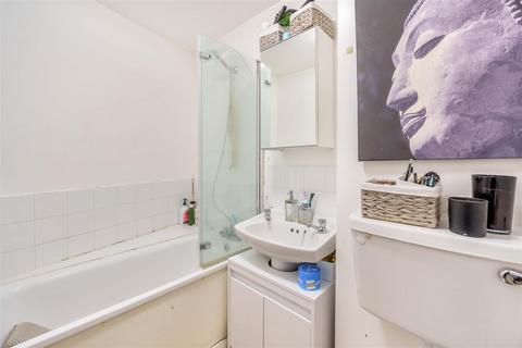 10 Rainhill Way, London, E3 3JD