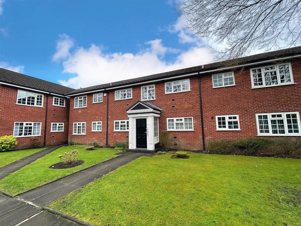 Willowtree Court, Brooklands Road, Sale 2 bed flat for sale £220,000