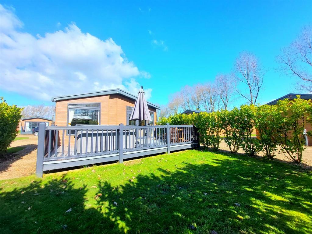 Hull Road, Skirlaugh, Hull 2 bed park home for sale £139,950