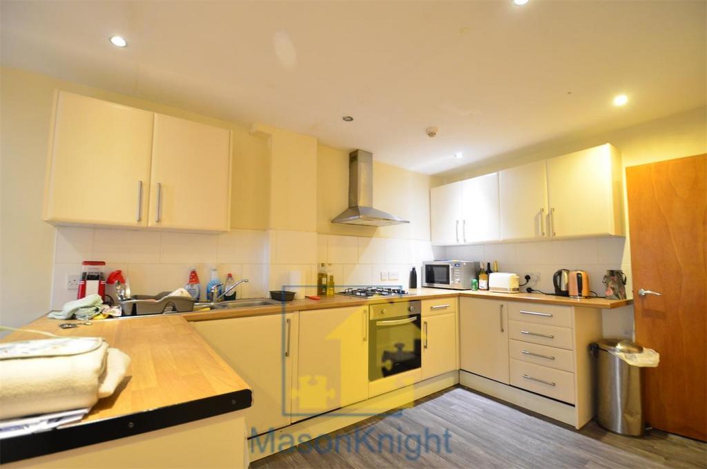 Rose Cottages, Selly Oak, Birmingham B29 6 bed terraced house £2,593