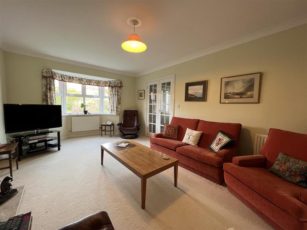 Hillcrest, Ellesmere. 4 bed detached house for sale £295,000