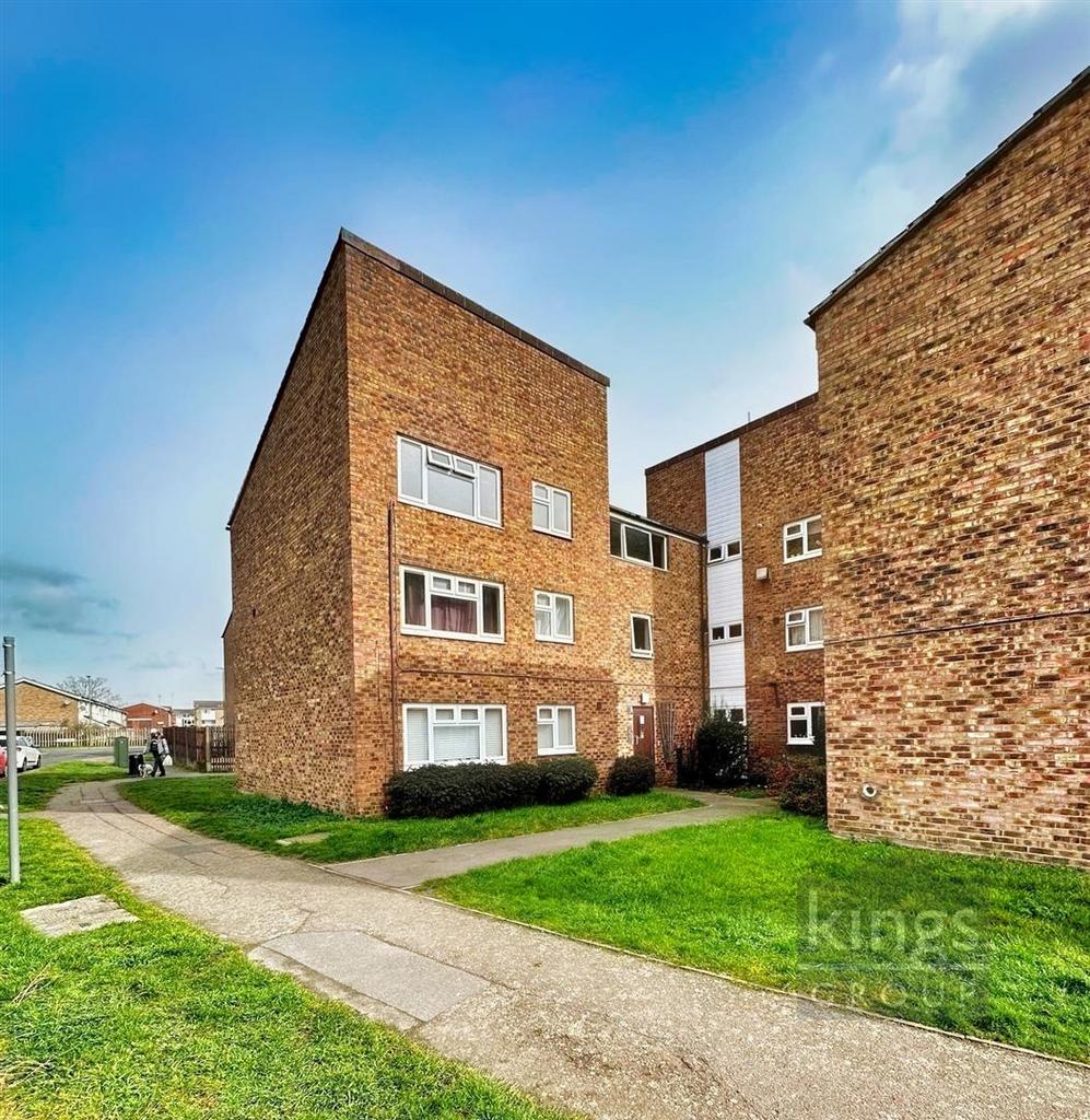 Rowan Drive, Broxbourne 2 bed flat £170,000