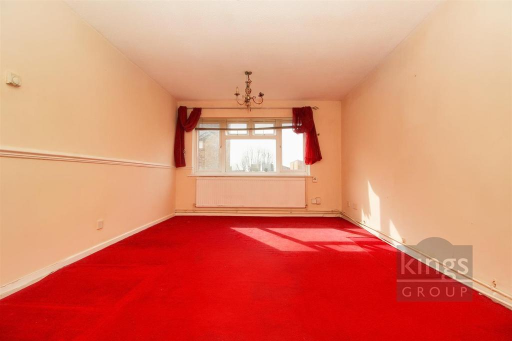 Rowan Drive, Broxbourne 2 bed flat £170,000