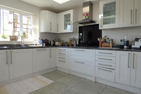 3 bedroom barn conversion to rent, Throcking