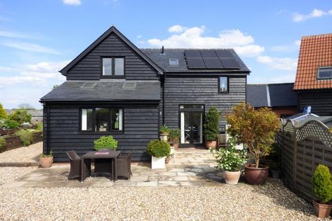 3 bedroom barn conversion to rent, Throcking