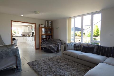 3 bedroom barn conversion to rent, Throcking