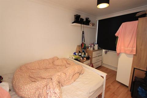 296 Berecroft, Harlow, CM18 7SH