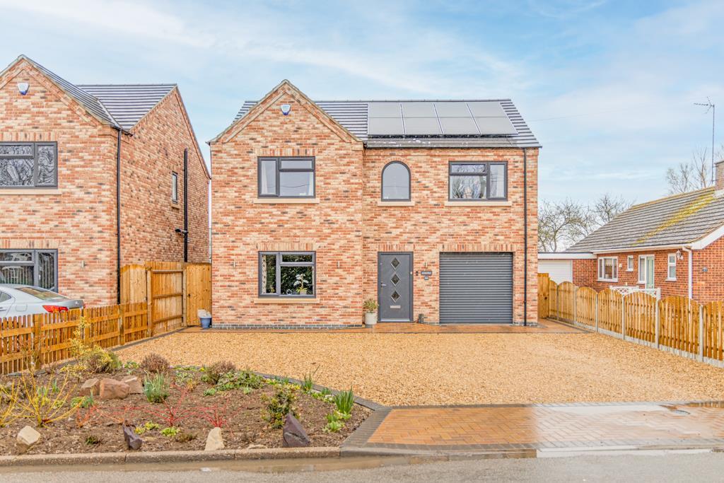 Broadgate, Weston Hills 4 bed detached house £385,000