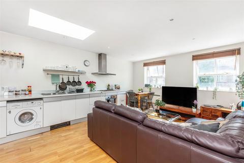 1 bedroom flat to rent, Upper Richmond Road West, East Sheen, SW14